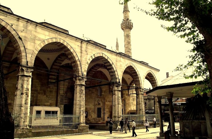 Divanyolu Mahmut Paşa Camii