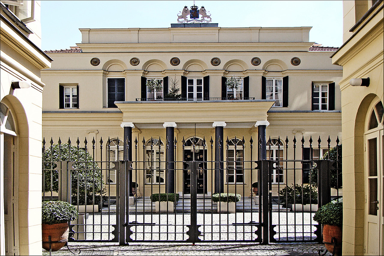 Beyoğlu Hollanda Elçilik Sarayı